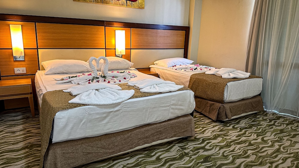 Prenses Sealine Beach Hotel — Hotel rooms in Belek