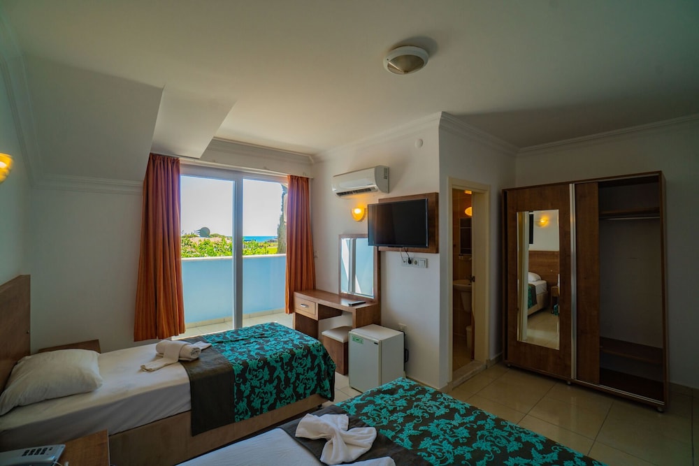 Prenses Sealine Beach Hotel — Hotel rooms in Belek