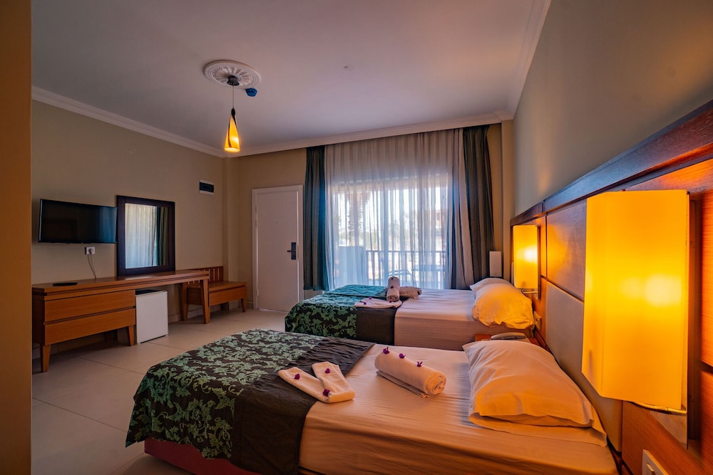Prenses Sealine Beach Hotel — Hotel rooms in Belek