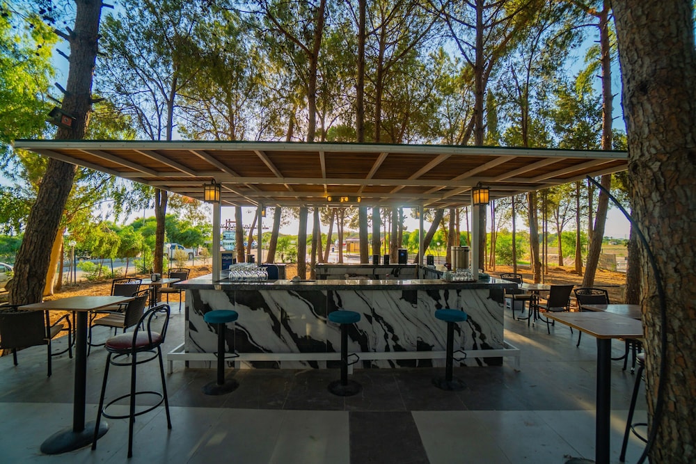 Prenses Sealine Beach Hotel — Restaurant & bars in Belek