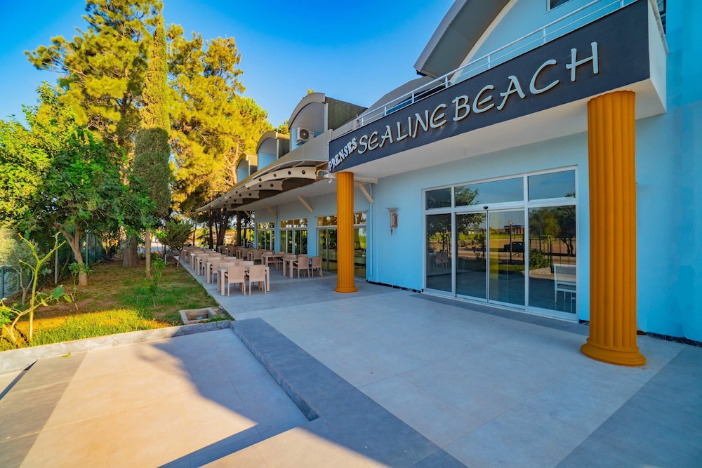 Prenses Sealine Beach Hotel — Restaurant & bars in Belek