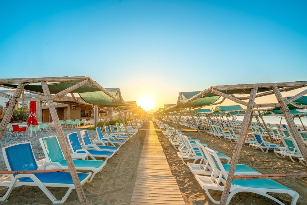 Club Sun Heaven - All Inclusive — Beach in Alanya