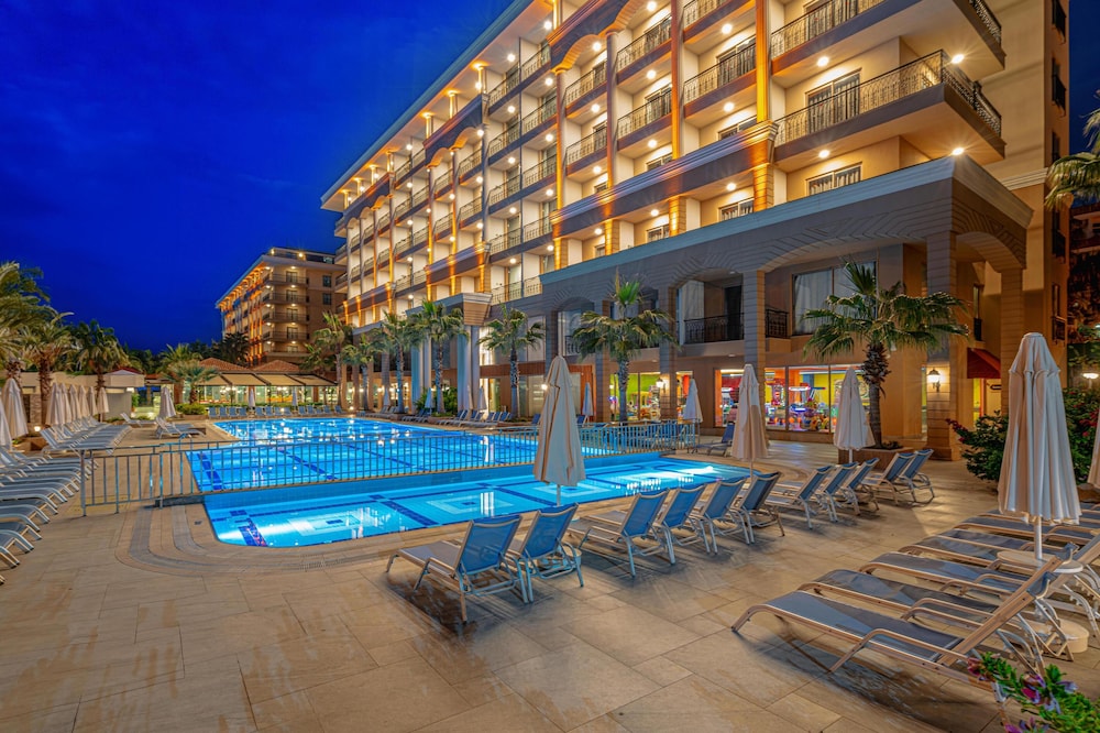 Club Sun Heaven - All Inclusive — Swimming pool in Alanya