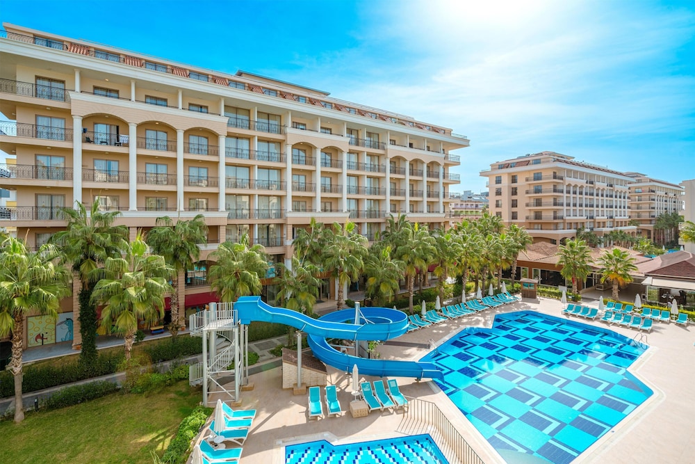 Club Sun Heaven - All Inclusive — Swimming pool in Alanya