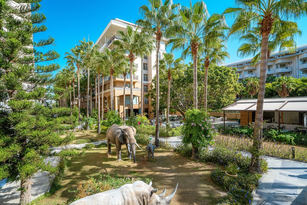 Club Sun Heaven - All Inclusive — Hotel building in Alanya