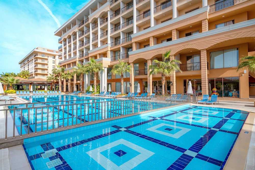 Club Sun Heaven - All Inclusive — Swimming pool in Alanya
