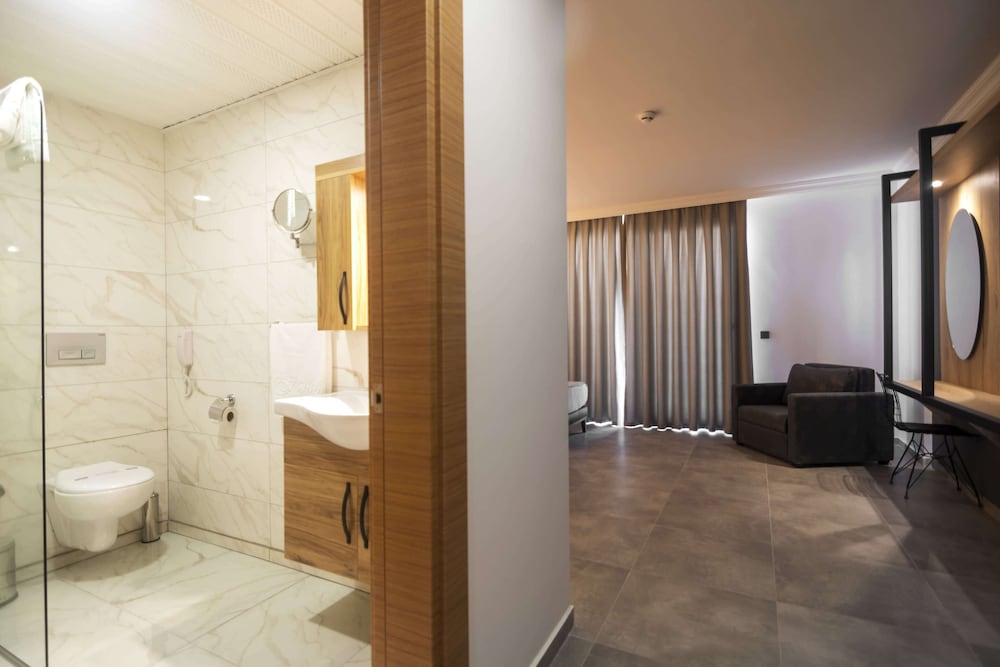 Grand Kolibri Prestige SPA — Rooms in Alanya