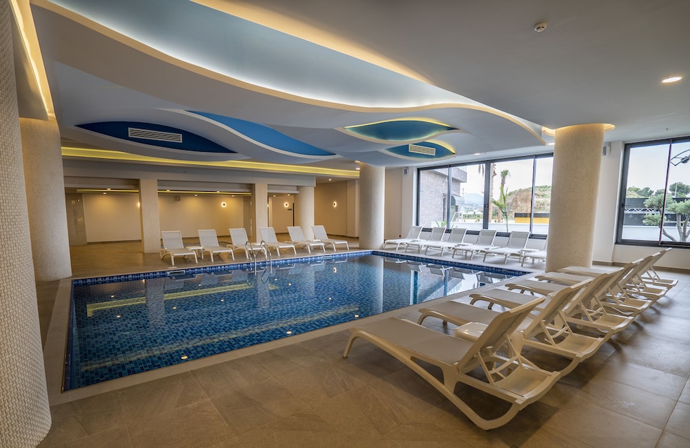 Campus Hill Hotel — Swimming pool in Alanya