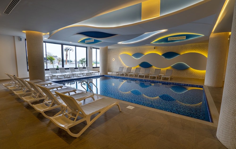 Campus Hill Hotel — Swimming pool in Alanya