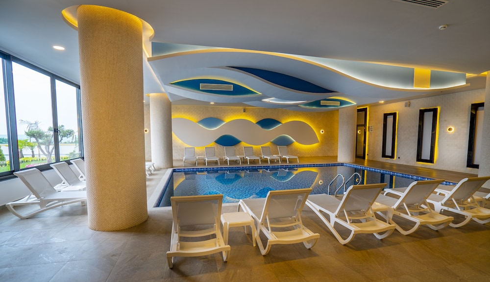 Campus Hill Hotel — Swimming pool in Alanya