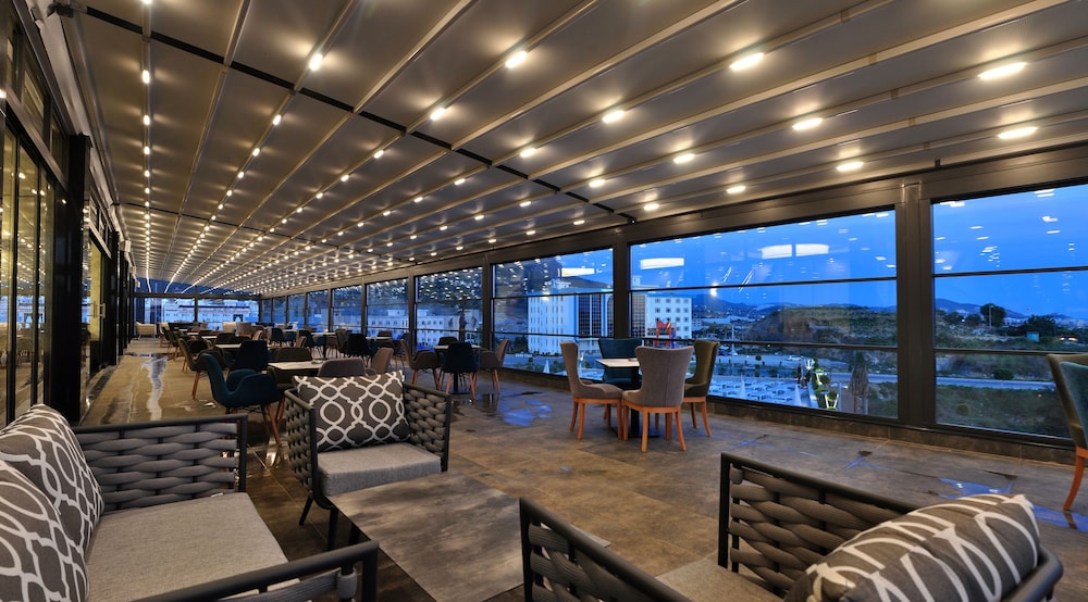 Campus Hill Hotel — Restaurant & bars in Alanya