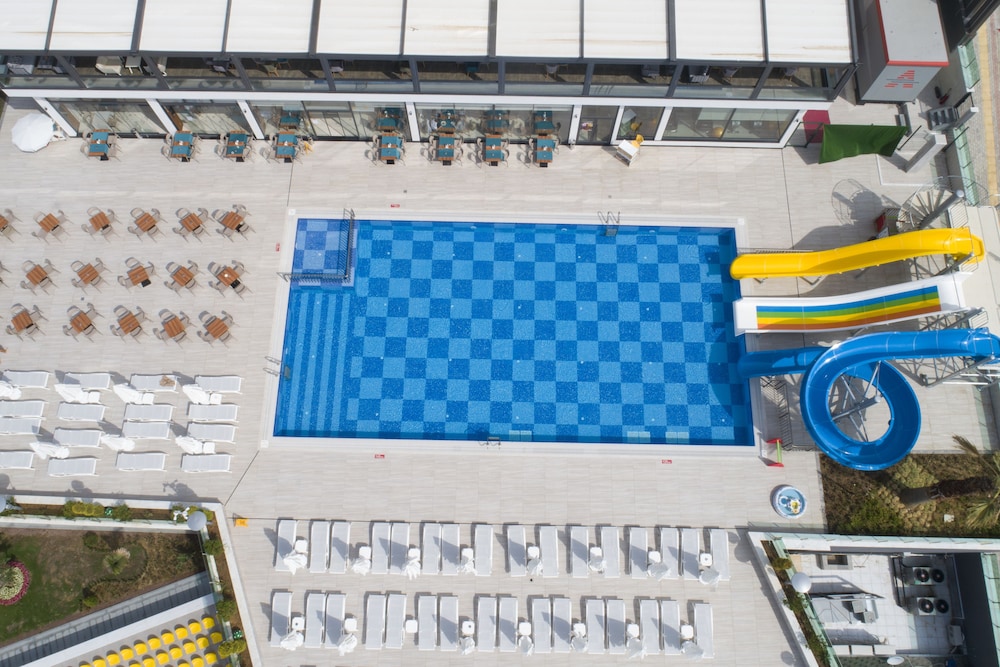 Campus Hill Hotel — Swimming pool in Alanya