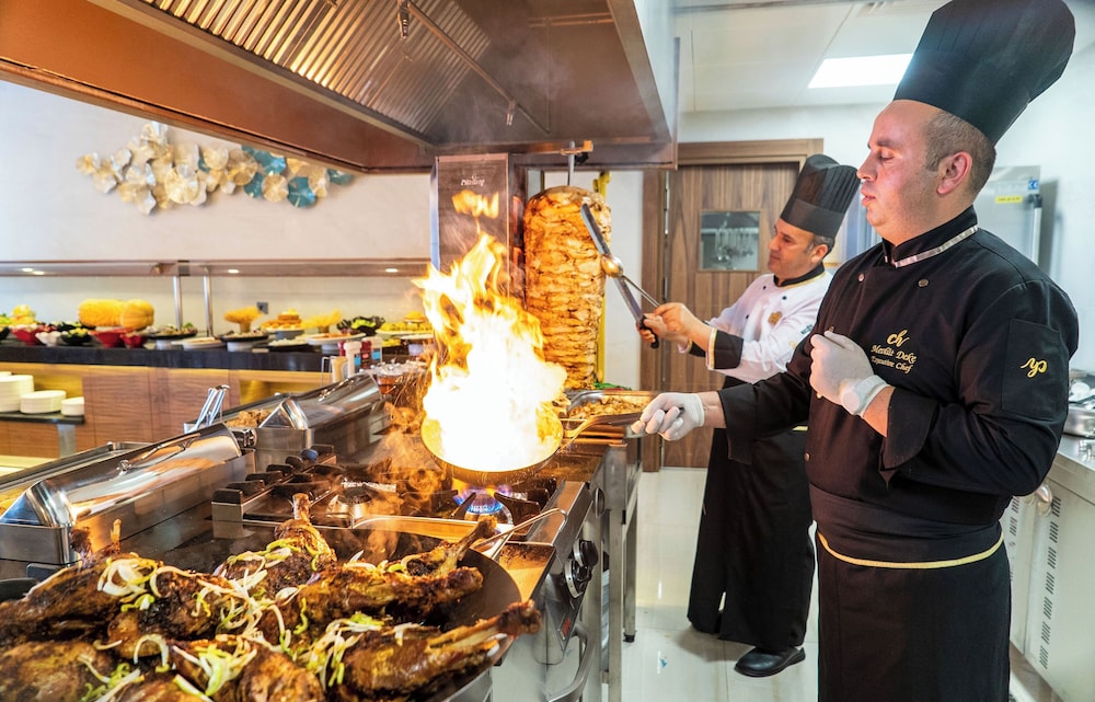 Campus Hill Hotel — Restaurant & bars in Alanya