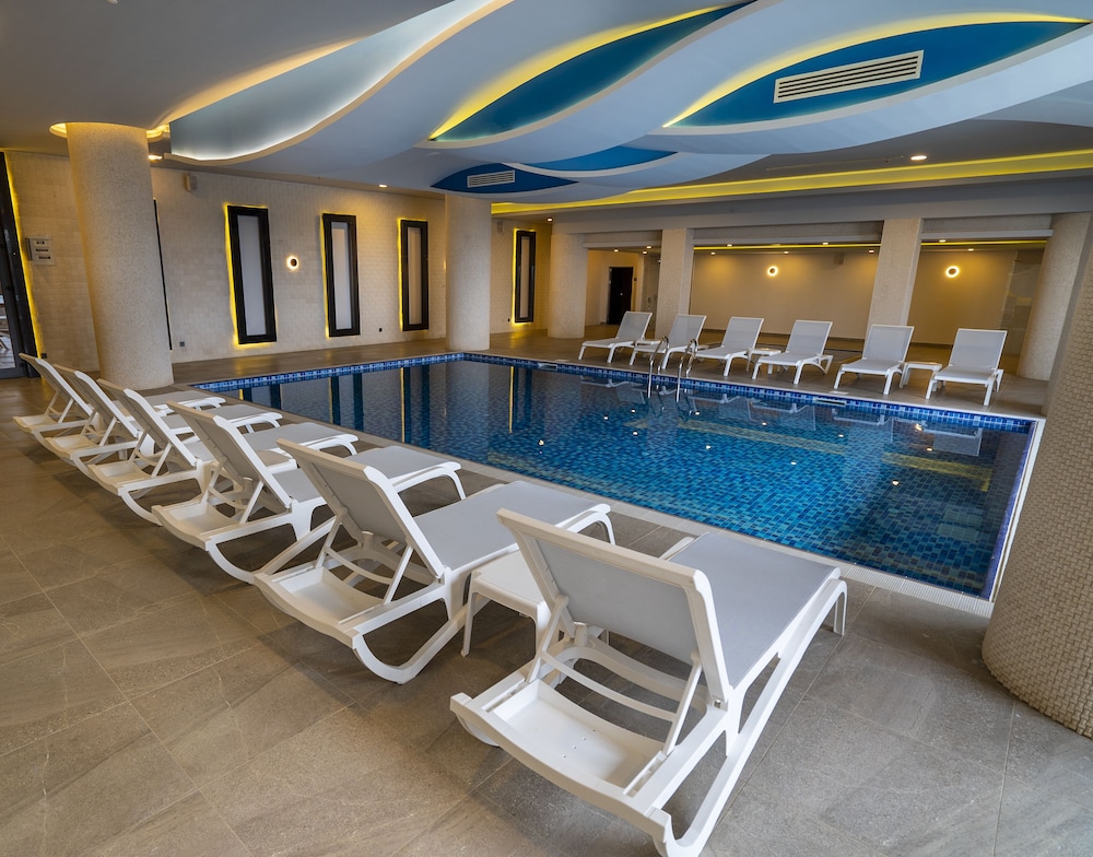 Campus Hill Hotel — Swimming pool in Alanya