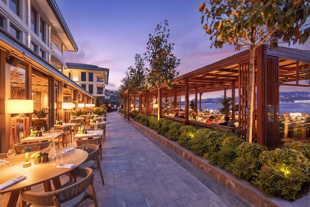 Mandarin Oriental Bosphorus, Istanbul — Restaurant & bars in Istanbul, Istanbul