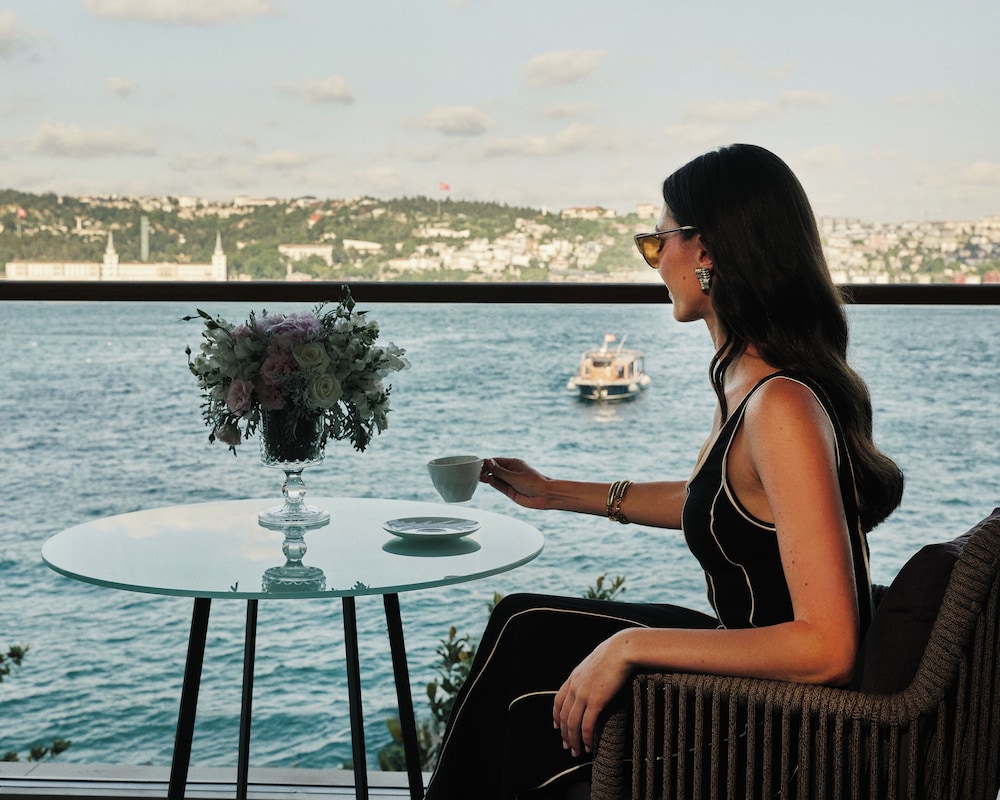 Mandarin Oriental Bosphorus, Istanbul — Restaurant & bars in Istanbul, Istanbul