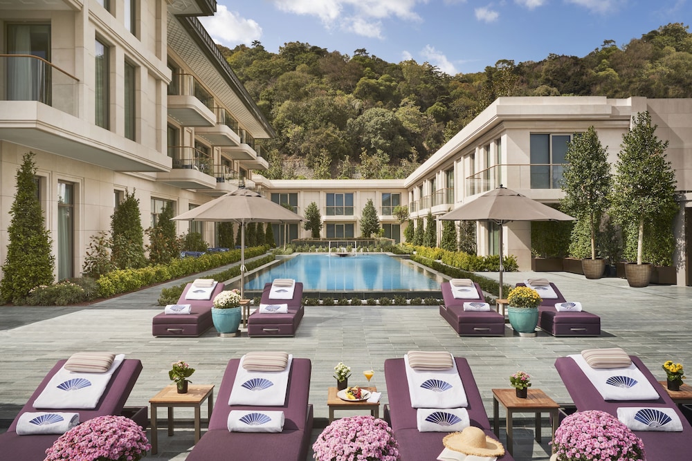 Mandarin Oriental Bosphorus, Istanbul — Swimming pool in Istanbul, Istanbul
