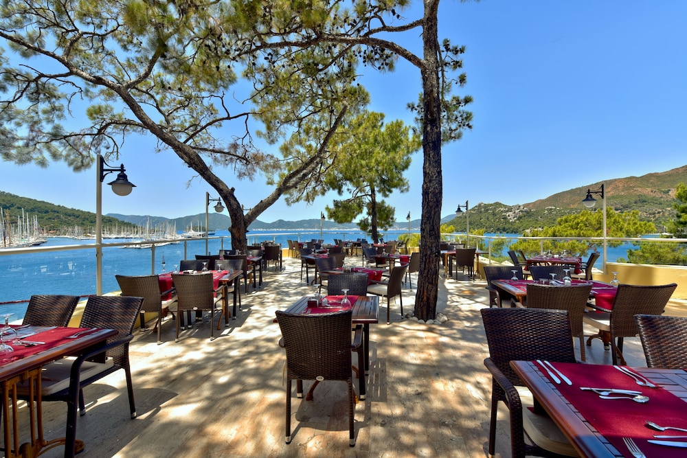 Marmaris Bay Resort - Adults Only - All inclusive — Restaurant & bars in Marmaris, Mugla