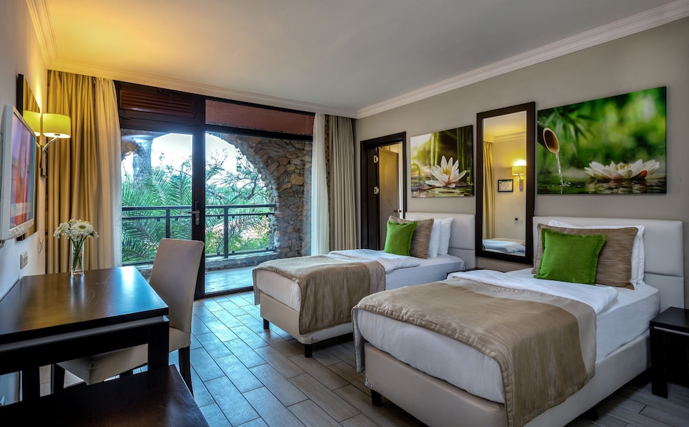 Marmaris Bay Resort - Adults Only - All inclusive — Hotel rooms in Marmaris, Mugla