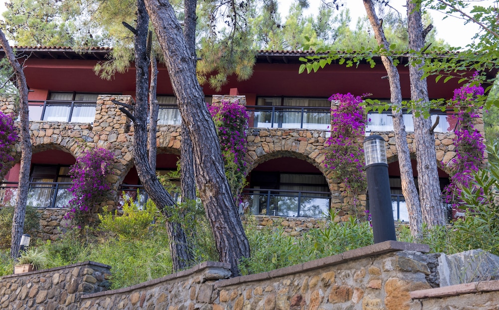 Marmaris Bay Resort - Adults Only - All inclusive — Hotel building in Marmaris, Mugla