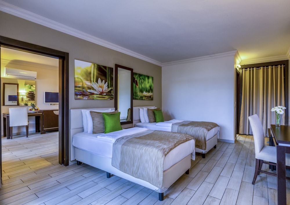 Marmaris Bay Resort - Adults Only - All inclusive — Hotel rooms in Marmaris, Mugla
