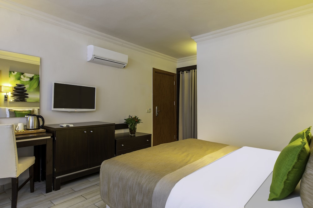 Marmaris Bay Resort - Adults Only - All inclusive — Hotel rooms in Marmaris, Mugla