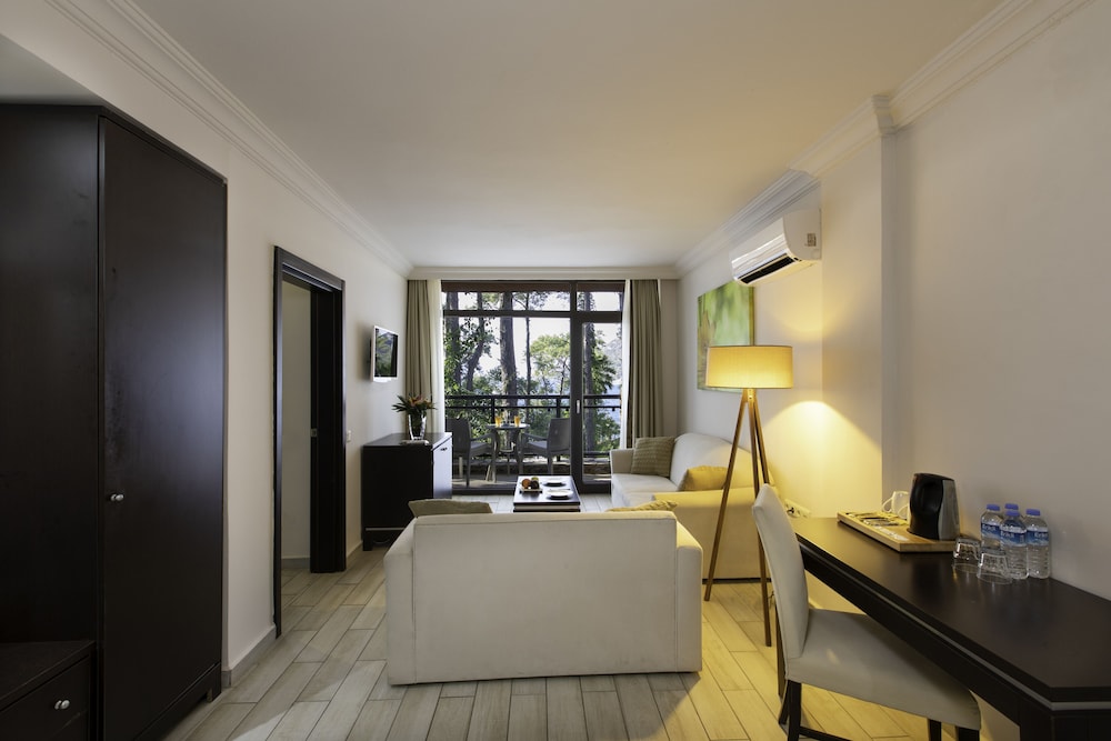 Marmaris Bay Resort - Adults Only - All inclusive — Hotel rooms in Marmaris, Mugla