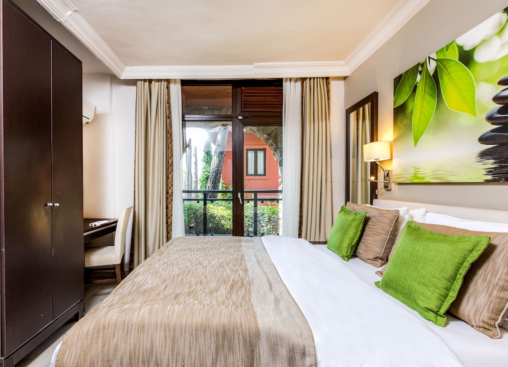 Marmaris Bay Resort - Adults Only - All inclusive — Hotel rooms in Marmaris, Mugla