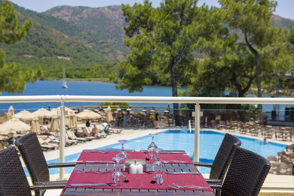 Marmaris Bay Resort - Adults Only - All inclusive — Restaurant & bars in Marmaris, Mugla