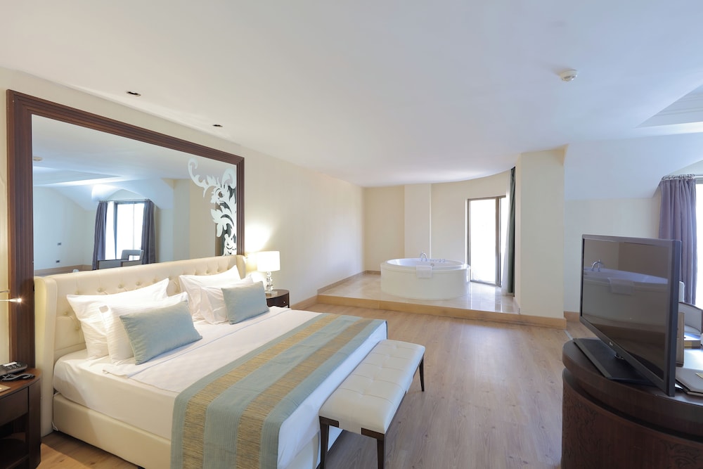 Juju Premier Palace - Ultra All Inclusive — Hotel rooms in Kemer