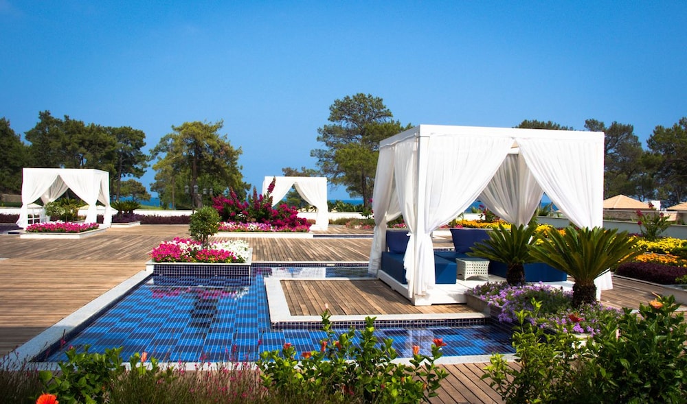 Juju Premier Palace - Ultra All Inclusive — Swimming pool in Kemer