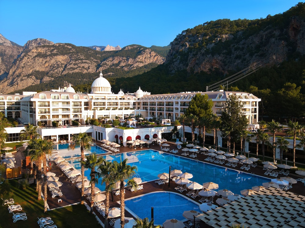 Juju Premier Palace - Ultra All Inclusive — Swimming pool in Kemer