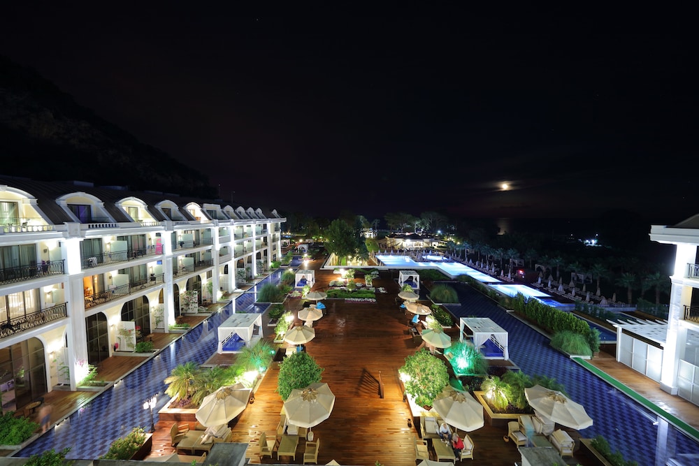 Juju Premier Palace - Ultra All Inclusive — Hotel building in Kemer