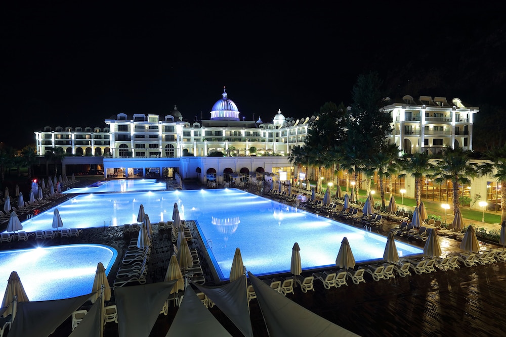 Juju Premier Palace - Ultra All Inclusive — Swimming pool in Kemer