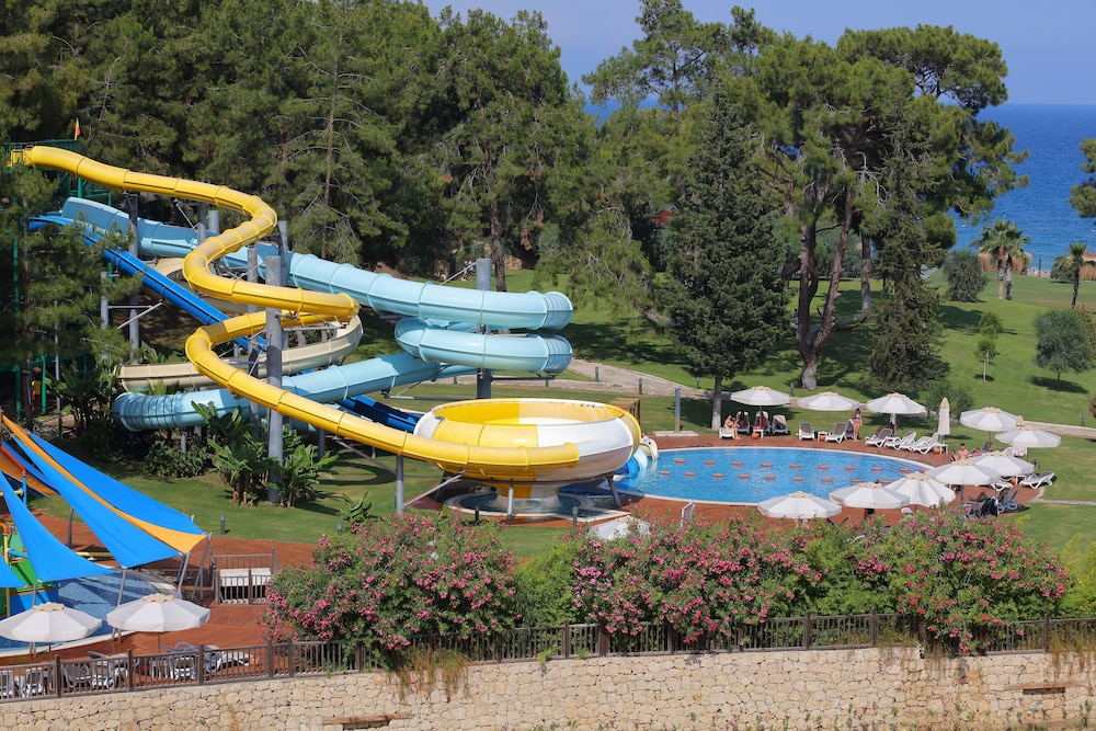 Juju Premier Palace - Ultra All Inclusive — Swimming pool in Kemer