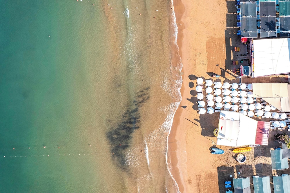 Calyptus Kirman Premium - Ultra All Inclusive — Beach in Side