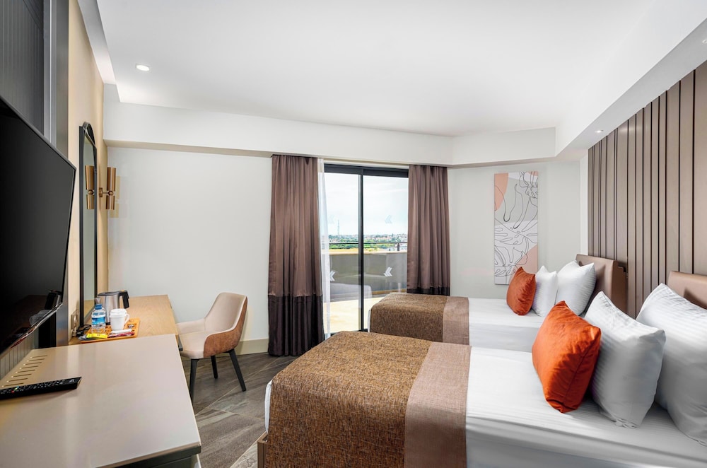 Calyptus Kirman Premium - Ultra All Inclusive — Hotel rooms in Side
