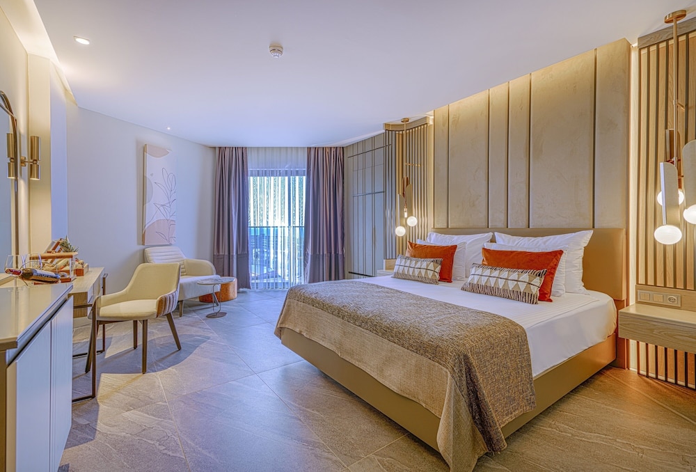 Calyptus Kirman Premium - Ultra All Inclusive — Hotel rooms in Side