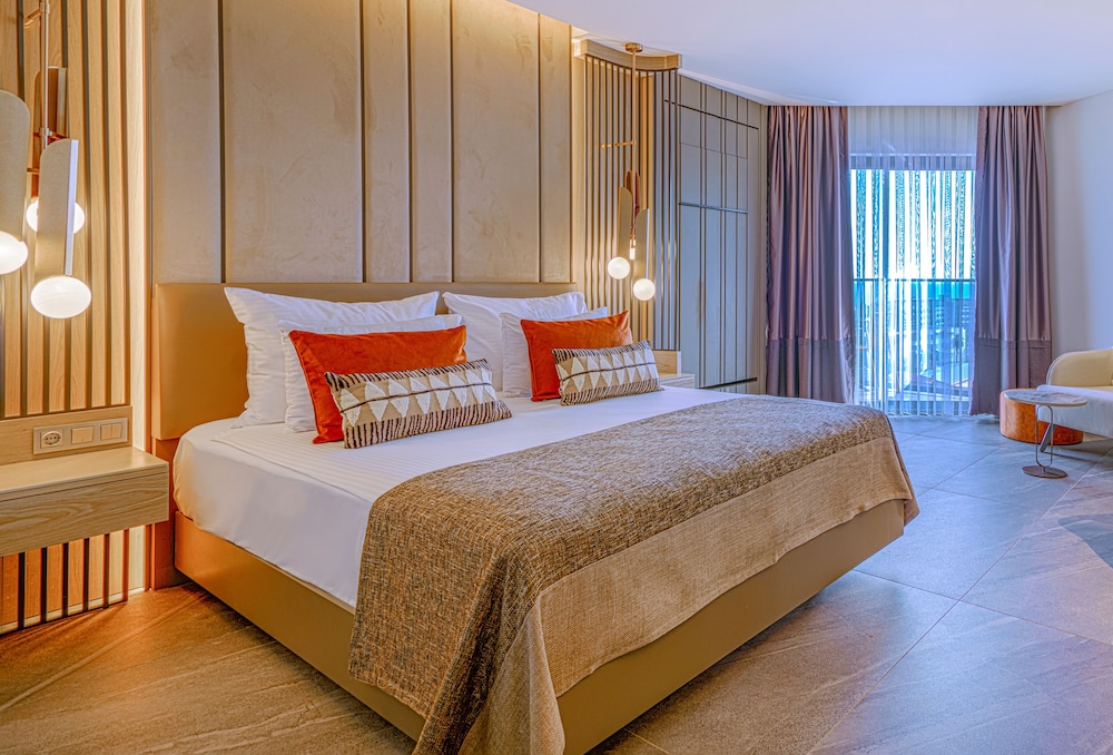 Calyptus Kirman Premium - Ultra All Inclusive — Hotel rooms in Side