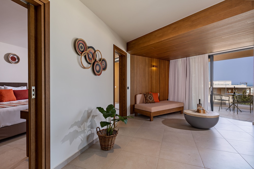 Minos Ambassador - Adults only — Hotel rooms in Rethymnon