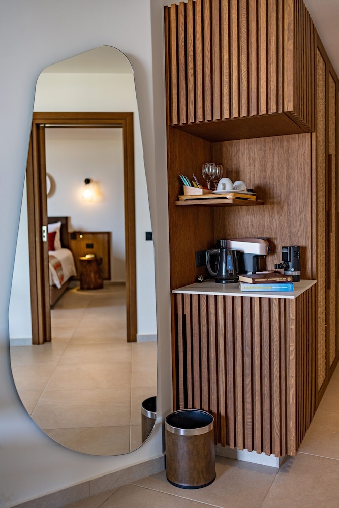 Minos Ambassador - Adults only — Hotel rooms in Rethymnon