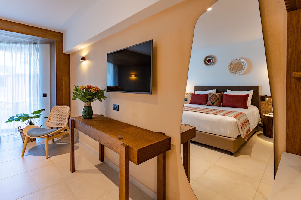 Minos Ambassador - Adults only — Hotel rooms in Rethymnon