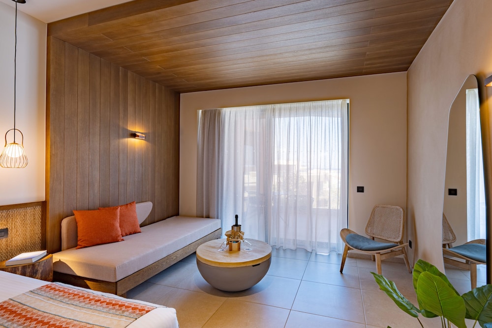 Minos Ambassador - Adults only — Hotel rooms in Rethymnon