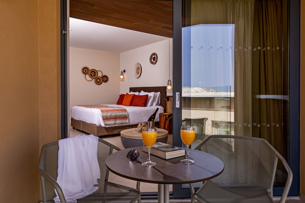 Minos Ambassador - Adults only — Hotel rooms in Rethymnon