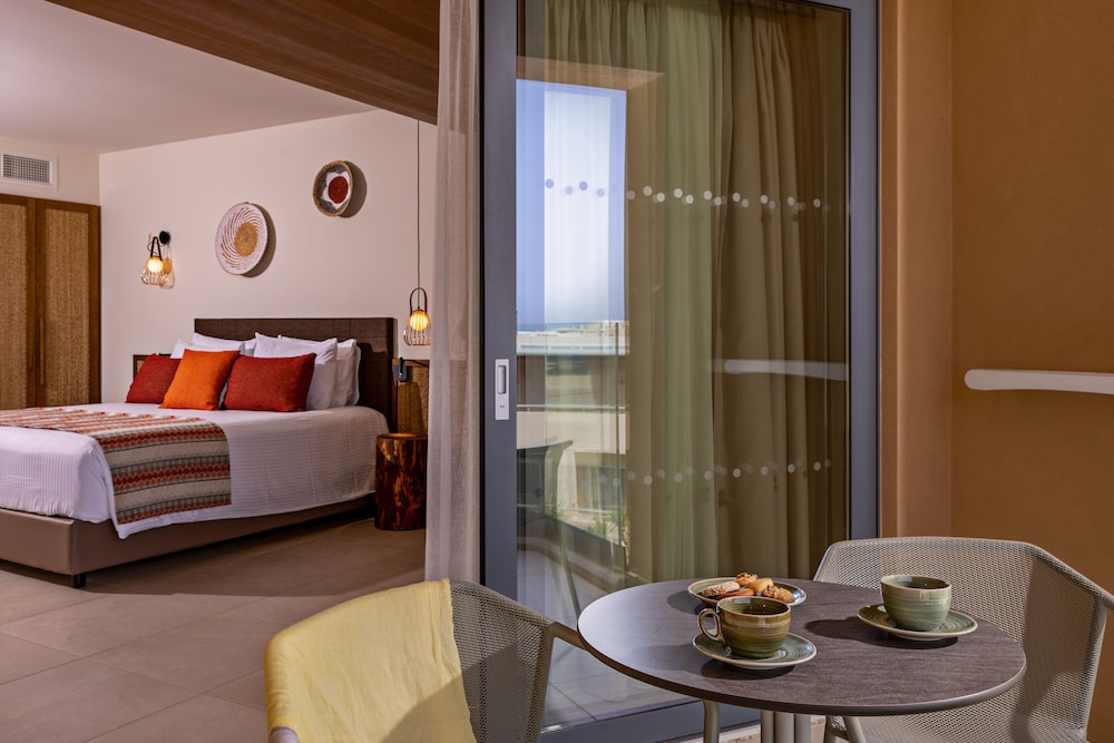 Minos Ambassador - Adults only — Hotel rooms in Rethymnon