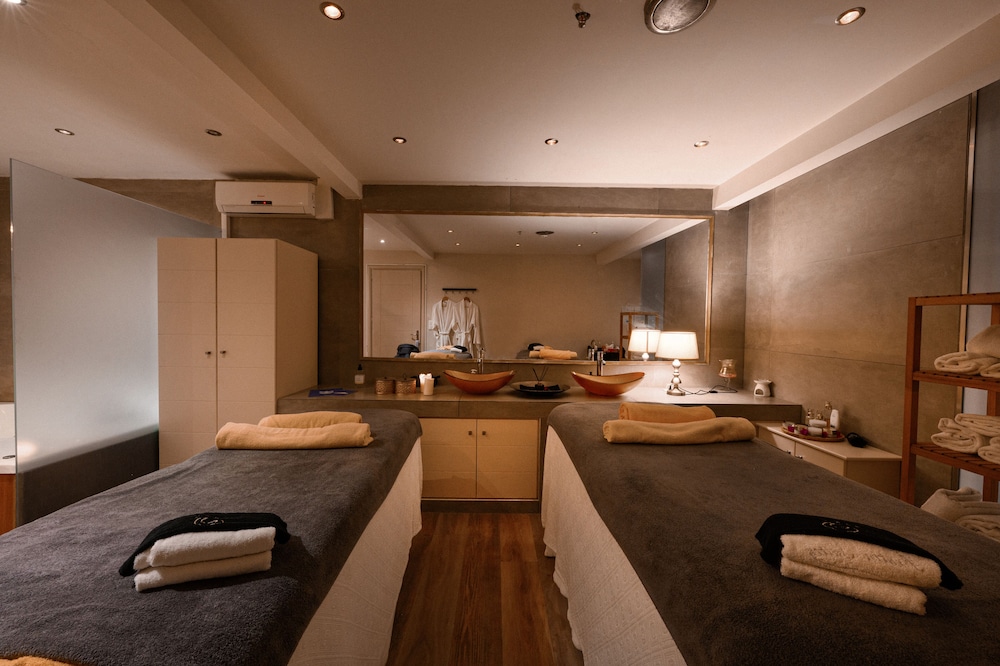 Restia — Hotel rooms in Acharavi, Ionian Islands