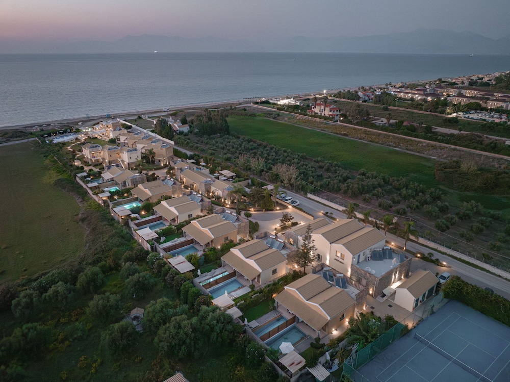 Restia — Hotel building in Acharavi, Ionian Islands