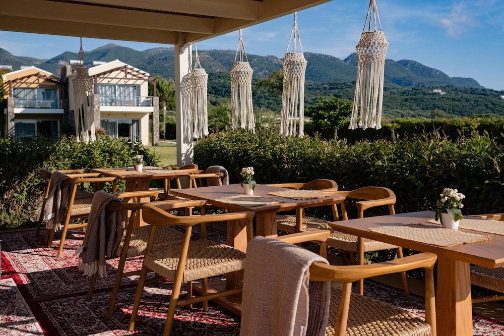 Restia — Restaurant & bars in Acharavi, Ionian Islands