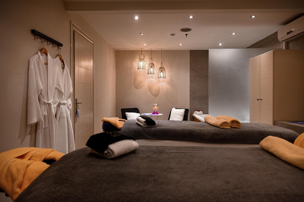 Restia — Hotel rooms in Acharavi, Ionian Islands