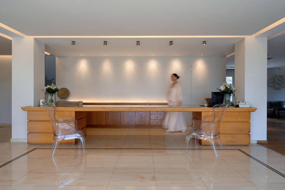 Restia — Hotel building in Acharavi, Ionian Islands